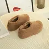 Botas de nieve de suela gruesa de 5 cm para otoño e invierno, con forro de felpa, estilo slip-on, nuevos zapatos peludos, zapatos casuales de algodón que aumentan la altura