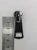 Nº 3 Nº 5 Nº 8 preto brilhante níquel gun cor gun fundo metálico puxador de aba de puxar zíper fabricante zíper em estoque