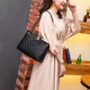 Bolso Cruzado A4 de Gran Capacidad con Patrón de Diamantes Bolso Tote Versátil Bolso de Cadena Europeo y Americano Bolso de Mano Retro Vintage Europeo y Americano