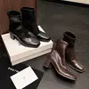 ¡La sensación de pisar mierda! ¡Cuanto más los usas, más te encantan! Botines cortos elásticos de punta cuadrada retro con tacón grueso, botas finas de tacón alto, temporada Otoño/Invierno 24SS