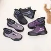Nuevos Zapatos Casuales de Invierno con Suela Suave, de Encaje, Cómodos para Mamá, con Felpa Gruesa, Cálidos, Resistentes al Desgaste, de Algodón, Zapatos para Caminar