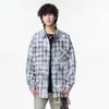 La nueva camisa de otoño para hombre de Enbu es una camisa casual versátil de manga larga, corte holgado y estampado a cuadros, una sobrecamisa casual y relajada.