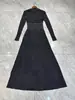 Vestido Elegante de Tricô Elástico de Cor Sólida com Decote em V e Mangas Longas para Trabalho, Nova Coleção Outono/Inverno Europeia e Americana, com Efeito Afinando a Cintura