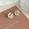 Pendientes de Botón de Flor de Margarita de Circonita Brillante Vintage, Pendientes Dulces y Elegantes para Primavera/Verano para Mujer, Lujo Ligero, Gama Alta, Accesorios para Orejas Únicos y Hermosos
