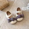 Outono de 2026 Novo Sapato de Couro para Bebê Menina com Laço e Xadrez Moda Raso Infantil Flats de Solado Macio