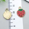 Accesorios para Joyería DIY Serie de Frutas Fresas Rojas Colgantes de Pendientes de Aleación Esmaltada Encantos Dulces para Pulsera y Collar