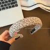 Diadema retro de alta calidad con dientes para otoño e invierno para mujer, diseñada para realzar la apariencia de la coronilla, nuevo estilo 2026, antideslizante, accesorio para el cabello versátil