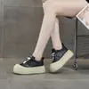 Zapatillas blancas de suela gruesa para mujer, talla pequeña, nuevo modelo de otoño 2026, mocasines casuales deportivos de piel auténtica para aumentar la altura