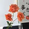Rosa artificial de 3 cabezas con borde rizado, arreglo floral de decoración de boda en relieve estilo europeo, rosa de esquina texturizada