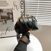 Bolso Pequeño Retro para Mujer Otoño e Invierno 2025 Nueva Moda Cadena Hombro Axila Concha Textura Nicho Bolso Cruzado