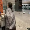 Chal Grande con Borde Retro Tono Ceniza Talla Extra Bufanda Cuadrada Delgada Ropa de Abrigo para Oficina con Aire Acondicionado Bufanda de Seda Elegante Multiusos para Mujer