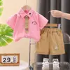 Conjunto de Verão com Manga Curta para Meninos 2025 Moda Nova Roupa Fina para Bebê Moda Roupa Infantil Conjunto de Duas Peças Tendência