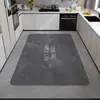 Tapetes para Piso de Cocina Domésticos, Antideslizantes, Resistentes al Aceite, Limpiables con Trapo, Tapetes Absorbentes de Tierra de Diatomeas sin Lavado, Alfombra de Cobertura Completa Absorbente de Aceite y Resistente a la Suciedad