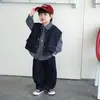 Conjunto de Tres Piezas Camisa Chaleco de Mezclilla Rudo y Genial para Niños Nuevo Estilo 2026 Estilo Primavera/Otoño Genial y Elegante para Niños Ropa Infantil Más Vendida