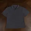 Camisa Polo Feminina Tricotada de Manga Curta Estilo Old Money Marrom, Verão com Caimento Relaxado, Camiseta com Ombro Normal, Manga Meia-Manga Cleanfit