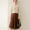 Baicai Rong 2026 Outono/Inverno Novo Tricô de Caxemira Camada Base Manga Longa Gola Redonda Solto Fashionável Versátil Suéter Quente