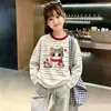 Camiseta a rayas elegante de manga larga para niñas, nueva moda de primavera y otoño, camiseta básica de cuello redondo estilo coreano para niños mayores