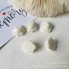 Flor de camelia rosa crema pétalo de flor parche de resina accesorios pendientes hechos a mano DIY tocado venta al por mayor