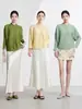 Jaqueta de Estilo Nacional Novo Estilo Chinês para Mulheres, Temporada de Primavera, Sensação de Alto Padrão, Gola Alta, Abotoada, Caimento Solto, Emagrecedora, Manga Longa, Roupa de Exterior Inspirada em Issey Miyake