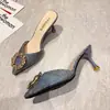 Meias chinelo de verão femininas para uso externo, novo estilo 2026, saltos altos com strass francês, salto fino, sandálias de bico fechado, preto