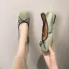 Estilo Suave Estilo Pequeño Zapatos de Dama Combinables Boca Baja Suela Suave Zapatos de Ballet Zapatos de Una Capa con Altura Interna para Mujer Zapatos de Leche Zapatos de Rollo de Huevo