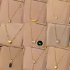 Collar de acero de titanio chapado en oro de lujo ligero y sin decoloración, cadena de clavícula con lazo de moda versátil para mujer, fabricantes