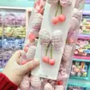 Lindo Moño de Tela Rosa a Cuadros con Borlas y Cerezas Pequeñas Pinza para el Cabello Infantil, Pasador para Bebé, Pinza para el Flequillo de Estudiante
