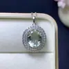 ¡Colgante de cristal verde natural! ¡El cristal está limpio! ¡El color fuego es súper fuerte! El tamaño de la piedra suelta es 10*12 mm