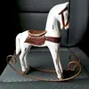 Caballo Mecedora de Madera Retro Europeo Viejo Colorido Pequeño Caballo de Madera Decoración de Escritorio para el Hogar Habitación de Niños Adorno Dorado Caballo