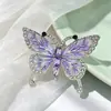 Broche de hebilla antideslumbrante para mujer, sentido de alta gama, nicho de alta gama, pin de ramillete de alta gama, pequeños accesorios de incienso, lindo dibujo animado al por mayor