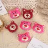 Lindo Oso Fresa Rojo Rosa Dibujos Animados Accesorios Broche Bolsa Zapatos Ropa Sombrero Accesorios Accesorios DIY Accesorios