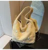 Estilo Novo 2026 Transfronteiriço Casual para o Trabalho Relaxada Grande Capacidade Peluda Bolsa de Ombro Transversal Feminina Bolsa Tote Peluda