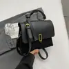 Bolsa de Mão para Mulheres, Nova Bolsa de Ombro Versátil Outono/Inverno 2023, Bolsa Transversal de Commuter Nicho Retrô, Estilo Nicho Coreano