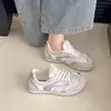 Zapatillas deportivas de estudiante de moda con suela gruesa y suave, zapatillas deportivas casuales, zapatillas con cordones versátiles, nuevo estilo coreano 2026