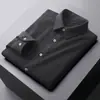 Camisa Cálida de Imitación Lana Manga Larga para Hombre Otoño 2025 No Planchar Color Caqui Camisa de Trabajo Engrosada 1688