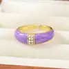 Anillo de Esmalte con Pedrería Estilo Vintage, Disponible en Múltiples Colores, Anillo Chapado en Oro, Anillo Versátil de Dedo Índice de Lujo Ligero de Nicho