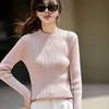 Blusa de tricô feminina de algodão puro com listras verticais e gola alta, adequada para primavera e outono, amiga da pele, respirável e modeladora, uma peça básica para usar por baixo na primavera e no outono