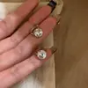Pendientes de Circonita Irregulares Super Brillantes de Nuevo Estilo para Mujer, Diseño Sencillo de Nicho, Versátiles para el Viaje Diario, Pendientes y Accesorios para Orejas para Mujer