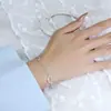 Pulsera Corazón Hueco para la Buena Suerte, Pulsera Corazón a Corazón con Corazón de Flor de Durazno, Pulsera con Forma de Corazón Suministro de Fabricante Ins Fresco