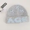 Gorro de alta calidad de mezcla de lana coreana, perfecto para otoño e invierno, hace que tu cara se vea más pequeña, presenta un patrón de jacquard con letras y tiene un ajuste holgado y cómodo