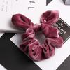 Diadema de terciopelo vintage Qiyue Cuerda para el pelo de orejas de conejo de terciopelo Tocado flor Popular en Amazon en stock 30 colores C66