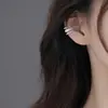 Clip de Oreja con Patrón de Diamante Cruzado Estilo Francés Pequeño Estilo Fragante Aretes Perforados Clip Exquisito para Cartílago de Oreja con Diamante en Ola de Doble Capa