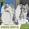 Lápida de Ángel con Figura Estilo Europeo, Monumento de Piedra de Ángel Meditando en Mármol Blanco, Lápida de Ángel de Mármol con Corona de Flores, Hecho a Medida por el Fabricante