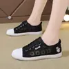 Sapatos Casuais Brancos com Cadarço para Estudantes Femininos 2026 Verão Novo Malha Respirável Antiderrapante Planos Tênis Board A05