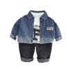 Ropa para Niños Primavera y Otoño 2025 Nuevo Estilo Manga Larga Solapa Degradado Letra Mezclilla Casual y Guapo Traje de Tres Piezas