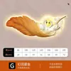 Pintura decorativa de restaurante de plumas transfronterizo con reloj, arte de pared de ciervo de lujo ligero, mural de pintura de luz LED de paisaje de estilo chino nuevo para sala de estar