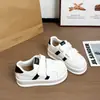 Zapatos Aggan Coreanos 2025 Primavera Nuevos con Cordones Zapatos de Entrenamiento Alemanes Bloqueo de Color Versátil Versátil Moderno Suela Suave Zapatos Deportivos Casuales