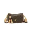Bolso de Moda Versátil de Alta Gama para Viajes Diarios con Correa Ancha para el Hombro para Mujer 2026 Nuevo Bolso tipo Dumpling Presbópico Bolso de Hombro Único Cruzado
