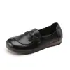 Sapatos Novos para Mãe na Primavera e Outono Couro Genuíno Sapatos Individuais para Meia-Idade e Idosos Solado Macio Feminino Xadrez Plano Casual Sapatos de Couro para Idosos Solado de Tendão