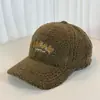 2024 otoño e invierno nuevo gorro de béisbol coreano simple para combinar con todo de lana de cordero con letra bordada cara pequeña para niños